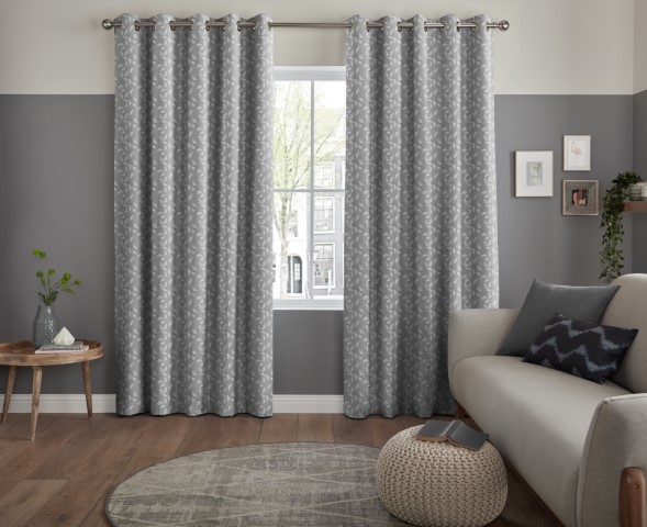 Curtain Fitter